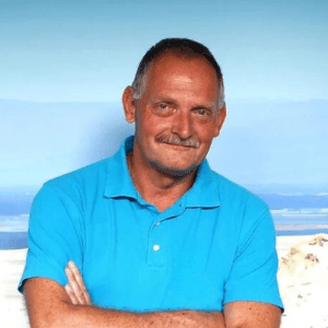 Dirk Velthuis - sportmasseur Dirk Velthuis - sportmasseur, gespecialiseerd in sportmassage, klassiek massage en stoelmassage